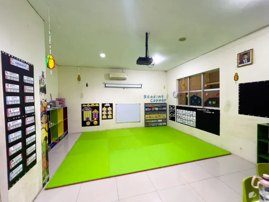 Ruang kelas berfasilitas lengkap